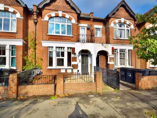 Kingston Road, London SW20, 2 bed flat to rent, £2,400 pcm | PrimeLocation