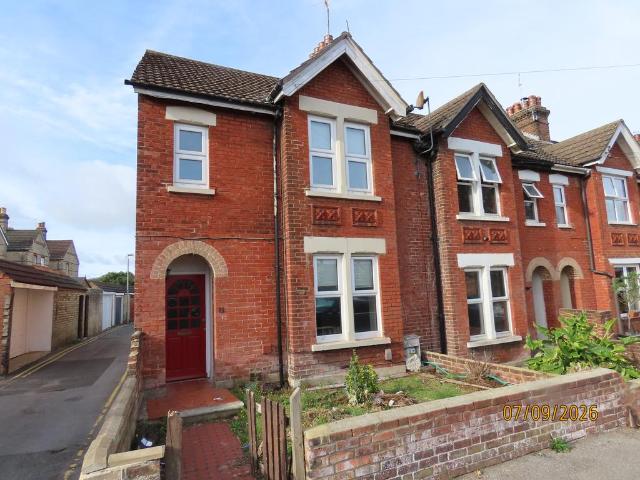 Kingston Road, Poole BH15 3 bed terraced house to rent £1,425 pcm £329 pw