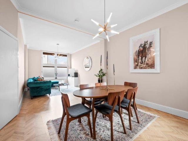 Kingston Road, Raynes Park, London, SW20 3 bed terraced house to rent £3,950 pcm £912 pw