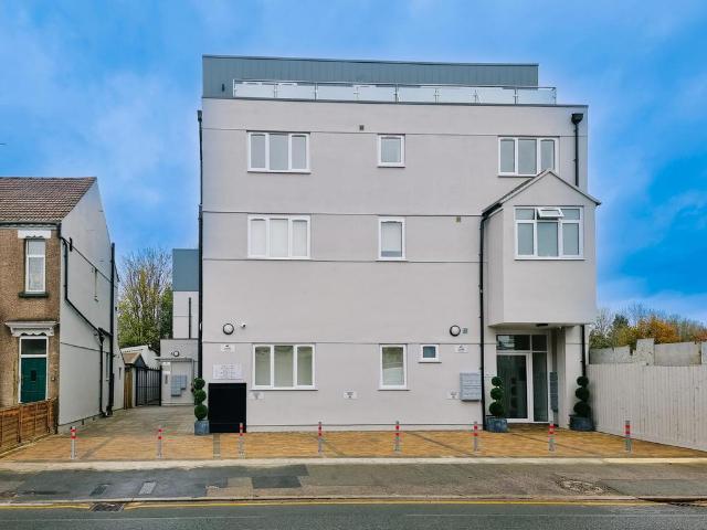 Kingston Road, Raynes Park Studio to rent £1,150 pcm £265 pw