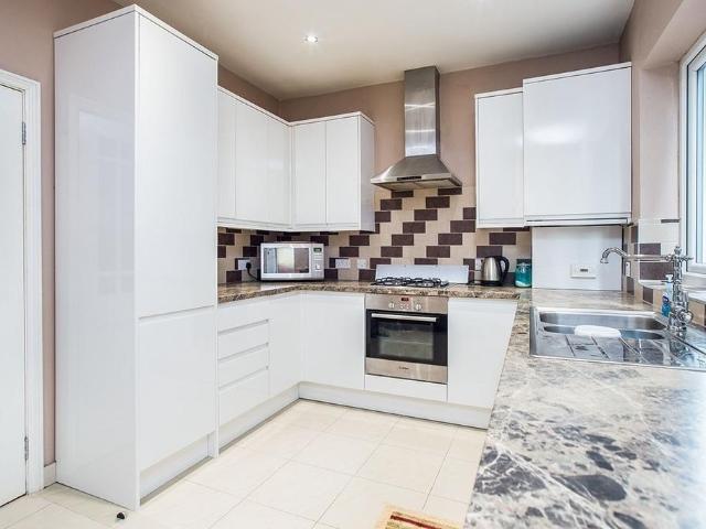 Kingston Road, Surrey KT1 House share to rent £850 pcm £196 pw