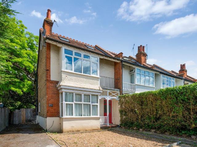 Kingston Road, Teddington TW11, 4 bed maisonette to rent, £3,000 pcm | PrimeLocation