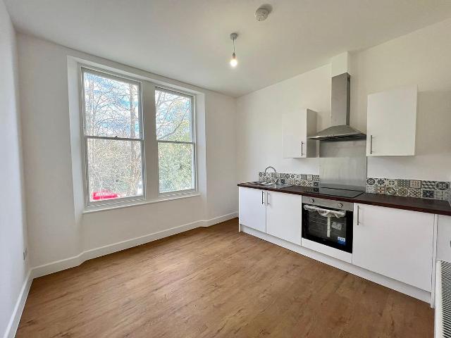 Kingston Road, Teddington TW11, 1 bed flat to rent, £1,350 pcm | PrimeLocation