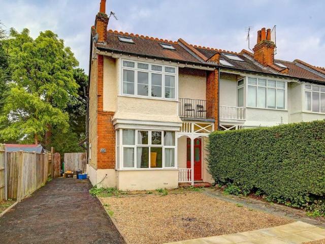 Kingston Road, Teddington TW11 1 bed flat to rent £2,000 pcm £462 pw