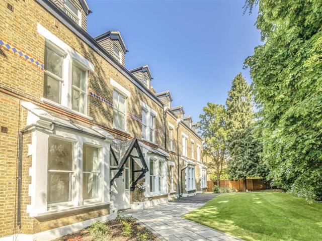 Kingston Road, Teddington TW11, Studio to rent, £1,500 pcm | PrimeLocation