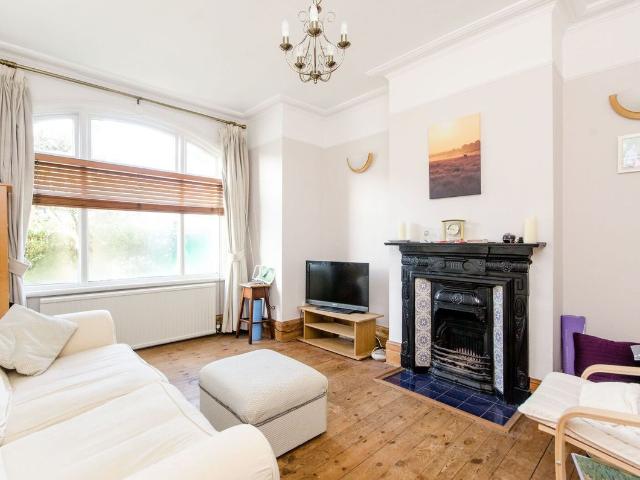 Kingston Road, Wimbledon, London SW20, 1 bed maisonette to rent, £2,100 pcm | PrimeLocation