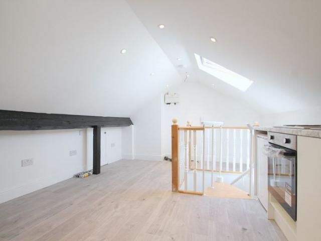 Kingston Road, Wimbledon SW19, Studio to rent, £1,200 pcm | PrimeLocation