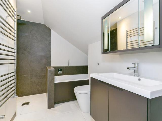 Kingston Road, Wimbledon SW19 1 bed apartment to rent £2,150 pcm £496 pw