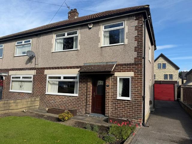 Kingsway, Bradford, West Yorkshire, BD2 3 bed semi detached house to rent £1,100 pcm £254 pw