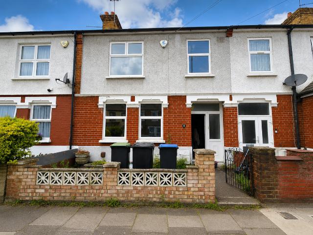 Kingsway, Enfield EN3, 3 bed terraced house to rent, £2,650 pcm | PrimeLocation