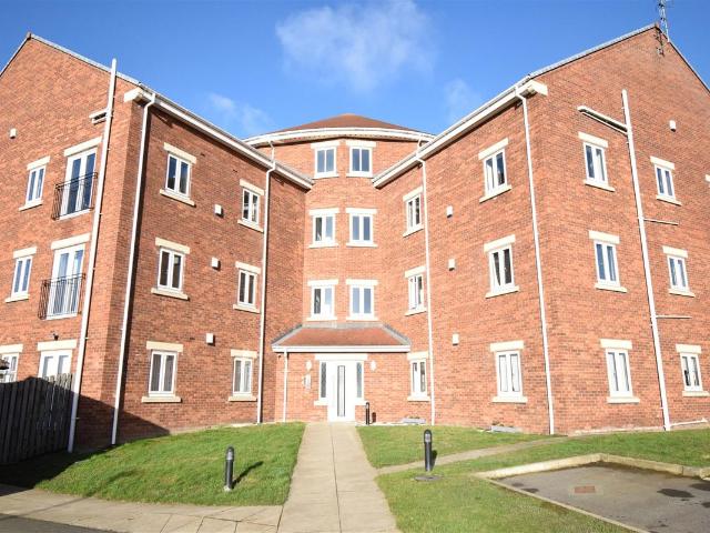 Kingsway Gardens, Ossett WF5, 1 bed flat to rent, £725 pcm | PrimeLocation