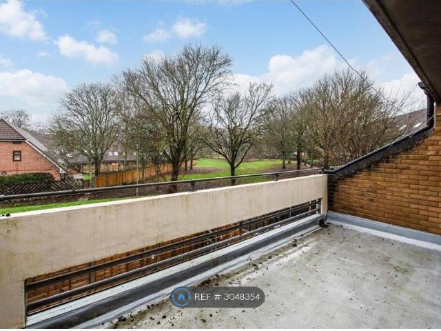 Kingsway Gardens, Andover SP10, 2 bed flat to rent, £1,200 pcm | PrimeLocation