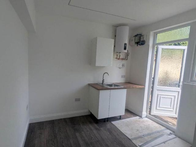 Kingsway, London, HA9 7QR, United Kingdom | Studio apartment for rent #130653599 | Rentberry