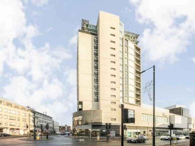 Kingsway, London, N12 0EW, United Kingdom | 2 bed apartment for rent #138849971 | Rentberry
