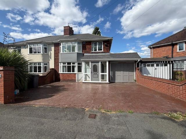 Kingsway Road, Wolverhampton 3 bed house to rent £1,300 pcm £300 pw