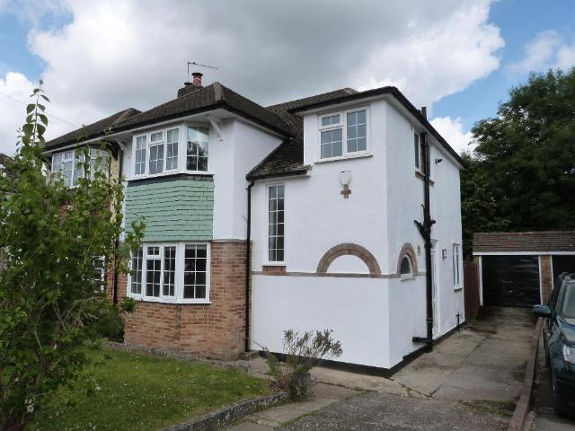 Kingswood Avenue, South Croydon. 3 bed semi detached house to rent £2,000 pcm £462 pw