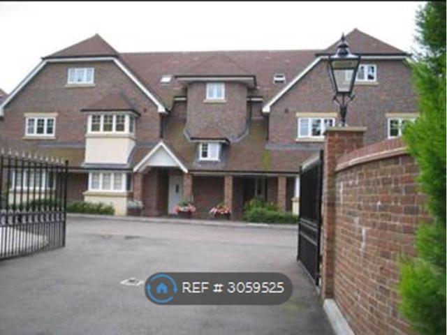Kingswood Grange, Lower Kingswoods KT20, 2 bed flat to rent, £1,575 pcm | PrimeLocation