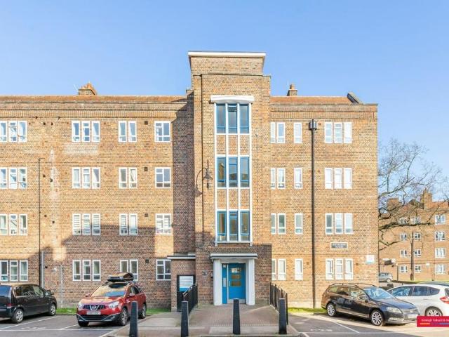 Kingswood Estate, London, SE21 3 bed flat to rent £2,300 pcm £531 pw