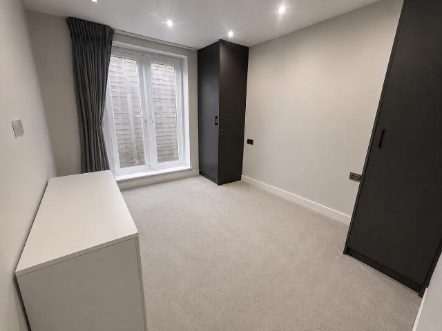 Kingswood Lane CR6, 3 bed flat to rent, £2,450 pcm | PrimeLocation