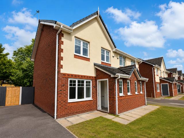 Kingswood, Liverpool L36 3 bed semi detached house to rent £1,100 pcm £254 pw