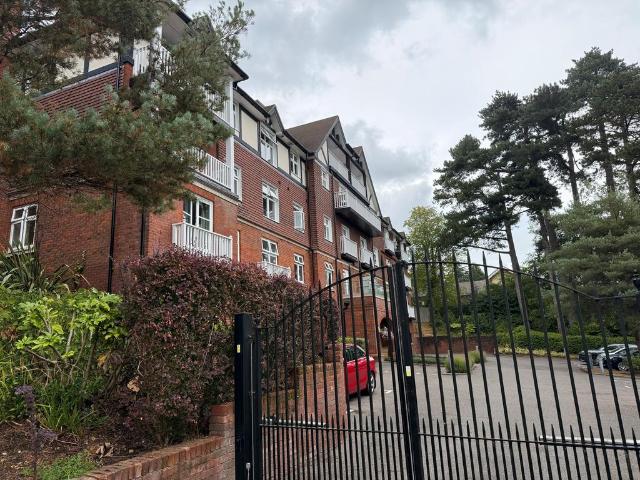 Kingswood Road, Tunbridge Wells TN2 2 bed apartment to rent £1,695 pcm £391 pw