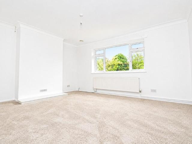 Kingswood Road, Bromley 2 bed apartment to rent £1,750 pcm £404 pw