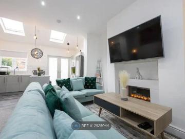 Kingswood Road, Manchester M14, 4 bed terraced house to rent, £2,650 pcm | PrimeLocation