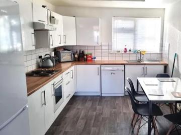 Kingswood Road, Manchester, M14 6SA, United Kingdom | 5 bed townhouse for rent #137931343 | Rentberry