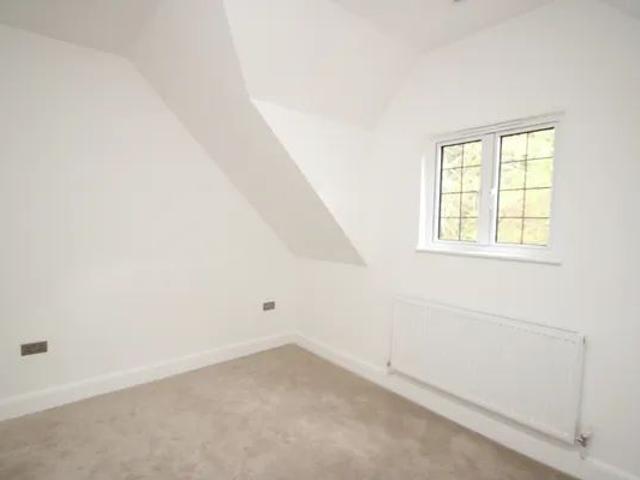 Kingswood Way, Selsdon, CR2 8QL, Property for rent