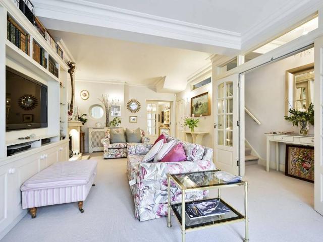 Kingwood Road, London, SW6 6AL, United Kingdom | 3 bed townhouse for rent #139270098 | Rentberry