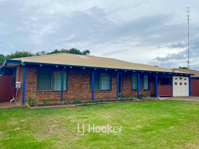 Kinkella Gardens Lovely Neat and Tidy 3x1 Home