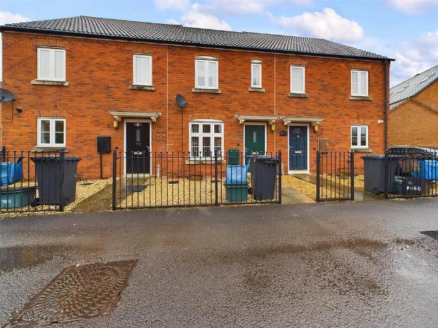 Kinloss Drive, Quedgeley, Gloucester. 2 bed terraced house to rent £950 pcm £219 pw