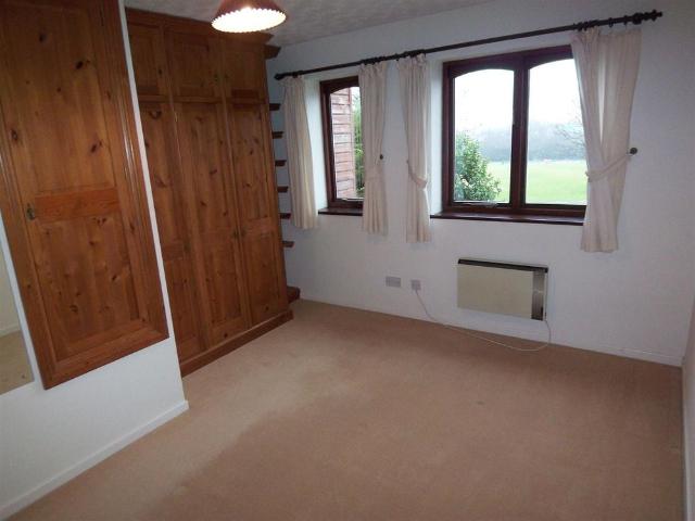 Kinross Drive, Barleyhurst, Milton Keynes, MK3