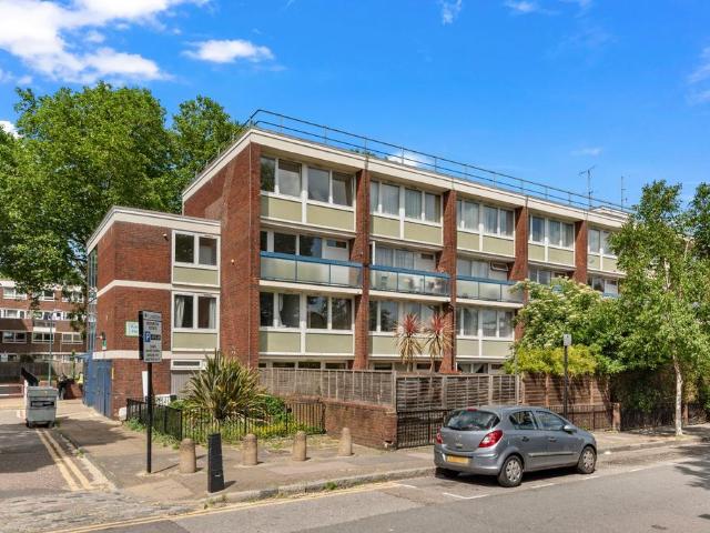 Kinross House, Bemerton Estate. 4 bed maisonette to rent £3,500 pcm £808 pw