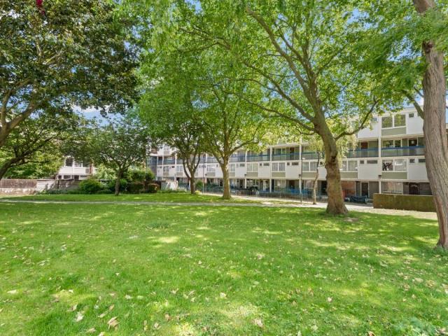Kinross House, Bemerton Estate, Kings. 4 bed flat to rent £3,497 pcm £807 pw
