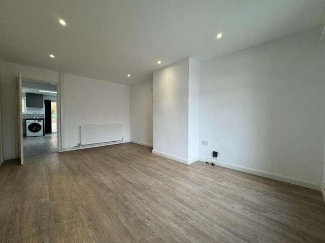 Kinsdale Drive, Leicester, LE5