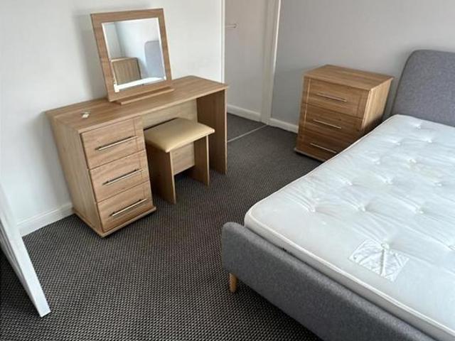 Kinsey Street 4 bed flat to rent £1,904 pcm £439 pw
