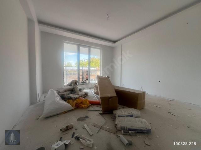 KIBRIS KÖYDE SIFIR GİRİŞ KATTA ASANSÖRLÜ 3+1 SATILIK DAİRE