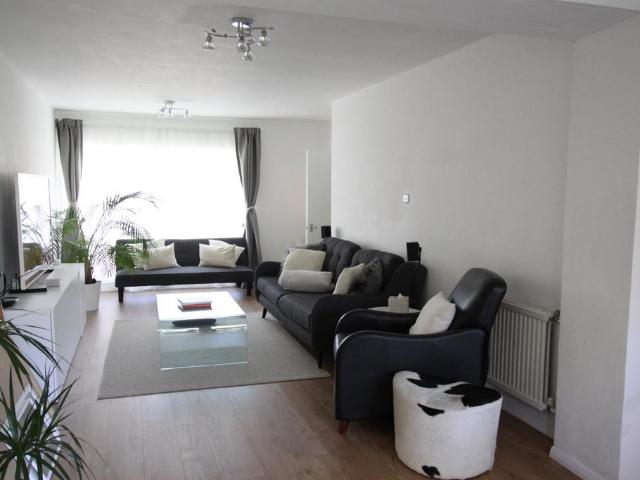 Kidbrooke Grove 4 bed semi detached house to rent £3,950 pcm £912 pw