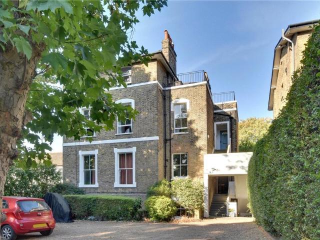 Kidbrooke Park Road, Blackheath. 3 bed apartment to rent £2,400 pcm £554 pw