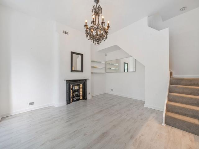 Kidbrooke Park Road, Blackheath, London SE3, 2 bed maisonette to rent, £2,000 pcm | PrimeLocation