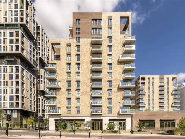 Kidbrooke Park Road, Kidbrooke. 2 bed apartment to rent £2,550 pcm £588 pw