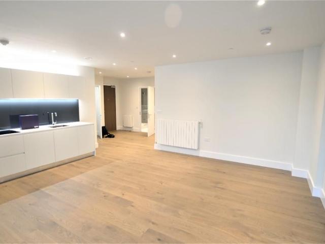 Kidbrooke Park Road, Kidbrooke SE3, 3 bed flat to rent, £3,150 pcm | PrimeLocation