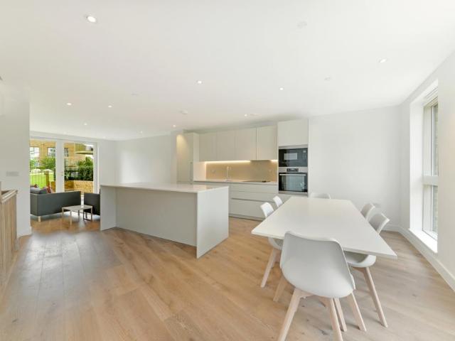 Kidbrooke Village, Kidbrooke, London. 3 bed terraced house to rent £3,250 pcm £750 pw