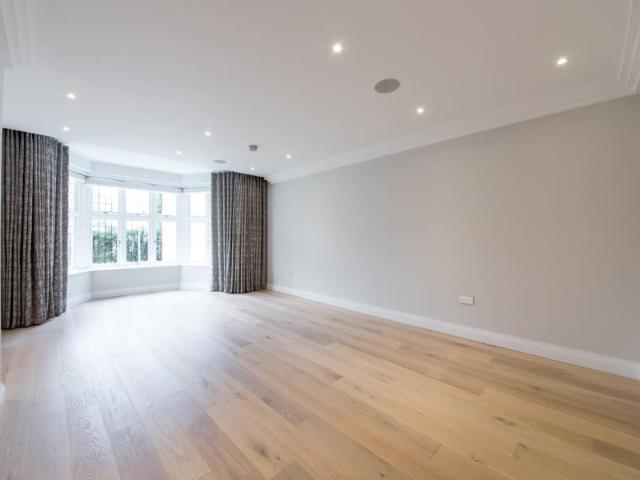 Kidderpore Avenue, Hampstead, NW3 3 bed flat to rent £6,912 pcm £1,595 pw