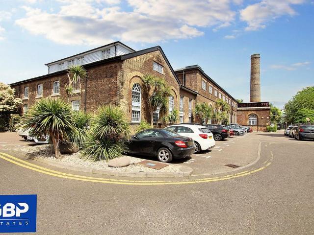 Kidman Close, The Railstore Kidman. 2 bed duplex to rent £1,600 pcm £369 pw
