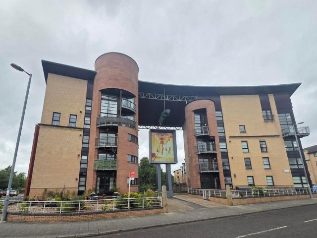 Kidston Terrace, New Gorbals. 3 bed flat to rent £1,295 pcm £299 pw