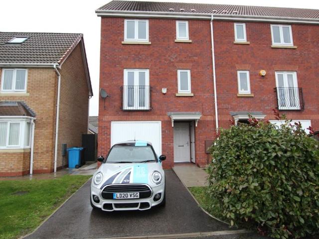 Kielder Way, Kingswood, Hull, East Riding Of Yorkshire HU7, 4 bed detached house to rent, £1,095 pcm | PrimeLocation
