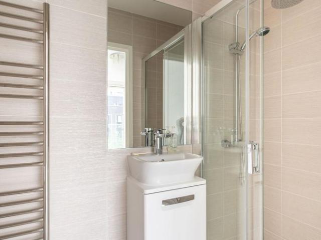Kierin Road, Stratford, London, E20 4 bed semi detached house to rent £6,000 pcm £1,385 pw