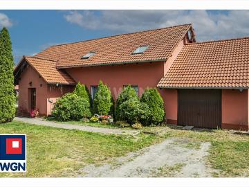 Przestronny dom 240 m² z dużym ogrodem i garażem
